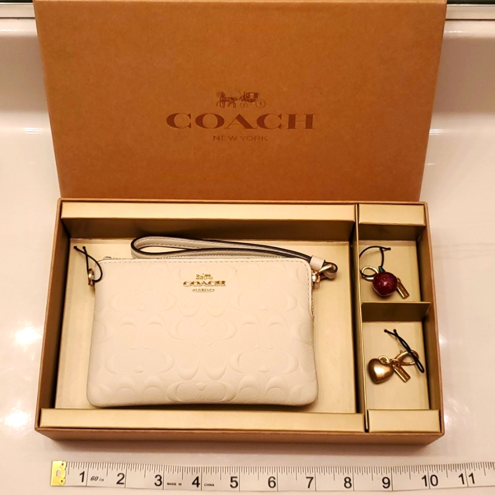 Coach zipper wristlet box set with charms